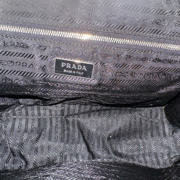Vintage Prada Vitello Drive Bowler Bag. Classic and chic! - Picture 7 of 14